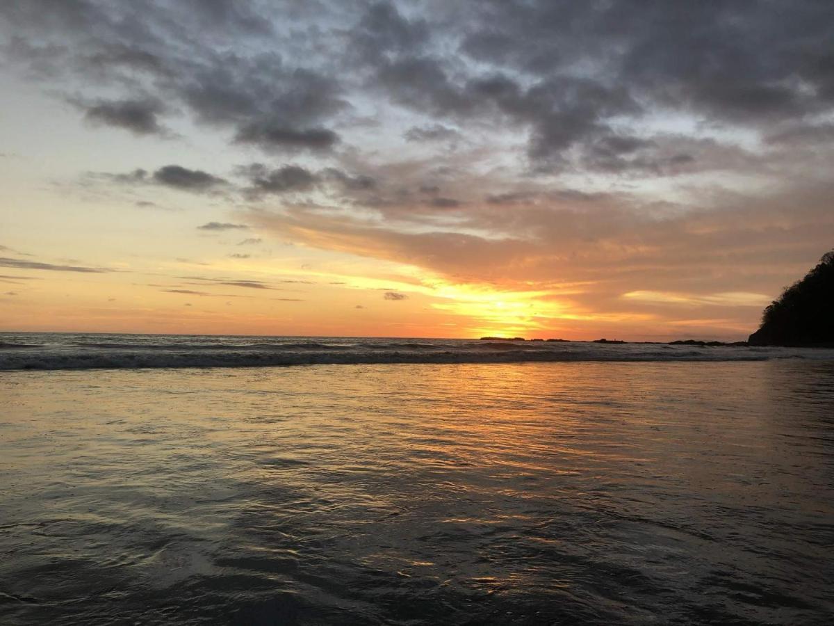 Apartamento De Lujo Las 3 Gotas Jaco, Frente Al Mar Con Vista A La Playa Bagian luar foto