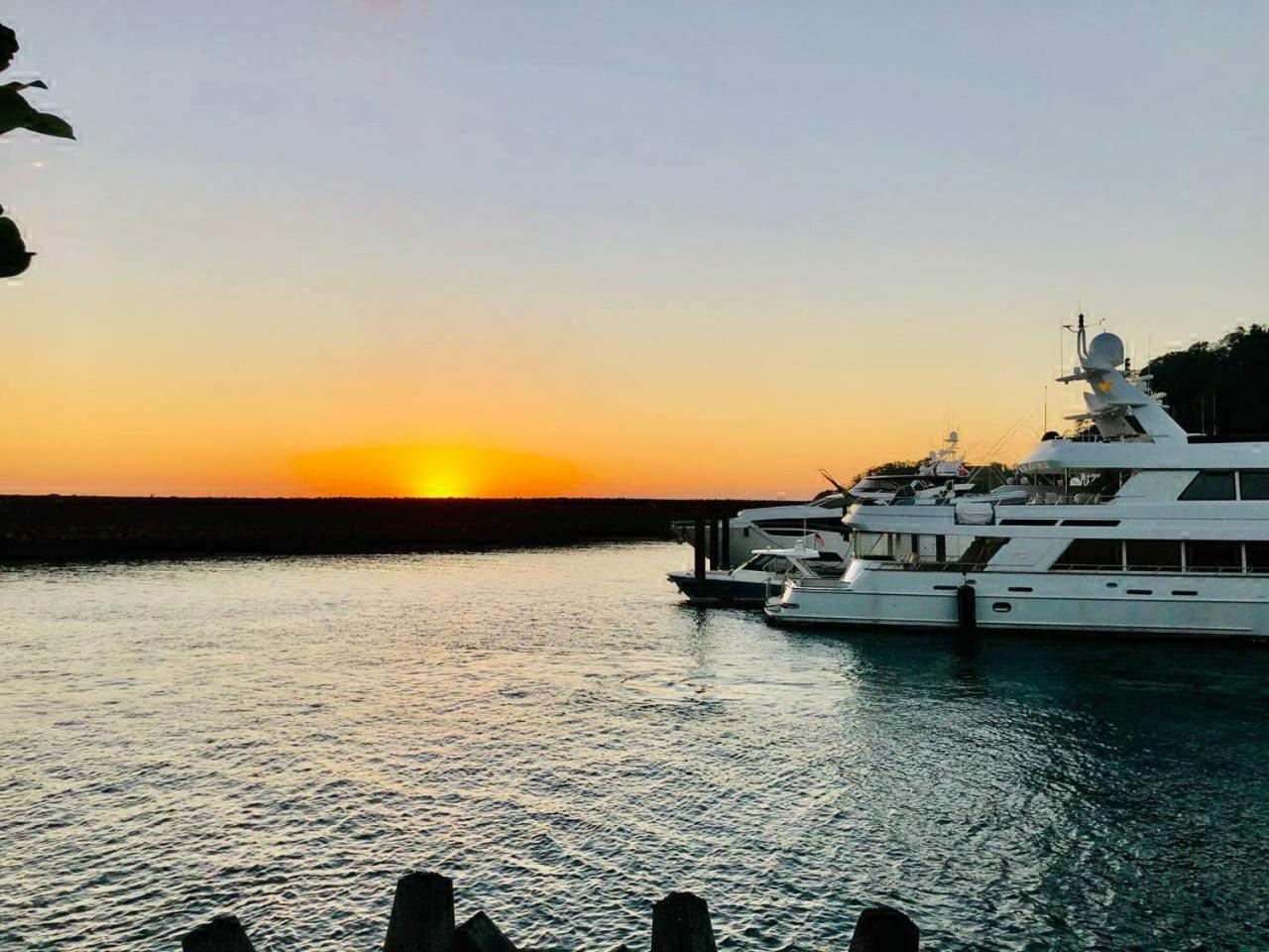 Apartamento De Lujo Las 3 Gotas Jaco, Frente Al Mar Con Vista A La Playa Bagian luar foto