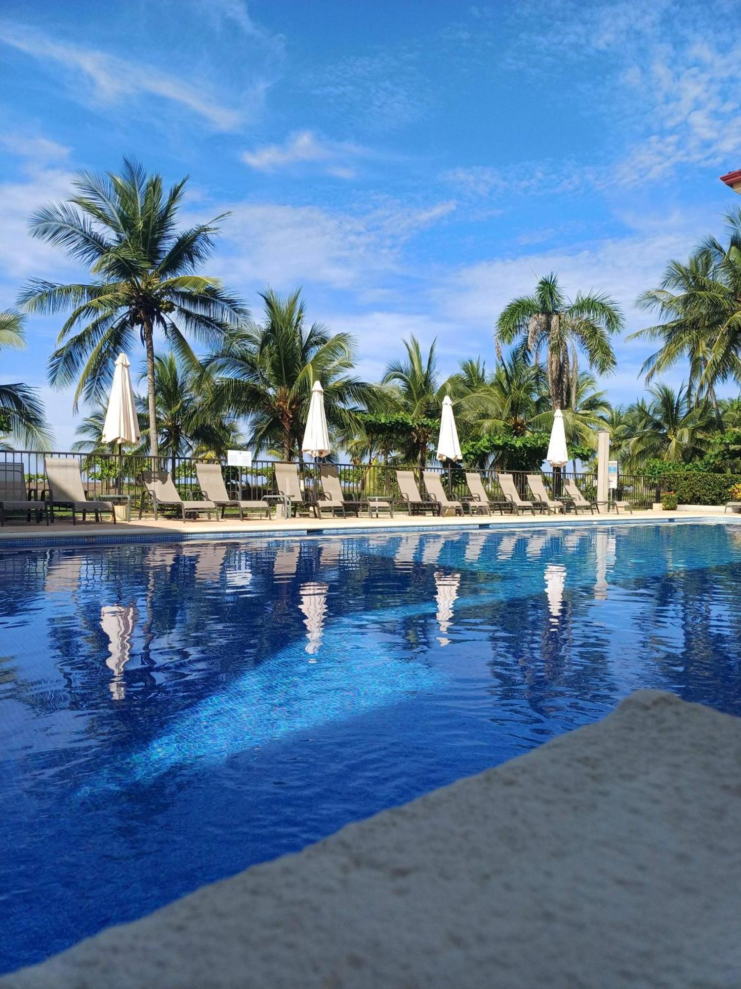 Apartamento De Lujo Las 3 Gotas Jaco, Frente Al Mar Con Vista A La Playa Bagian luar foto